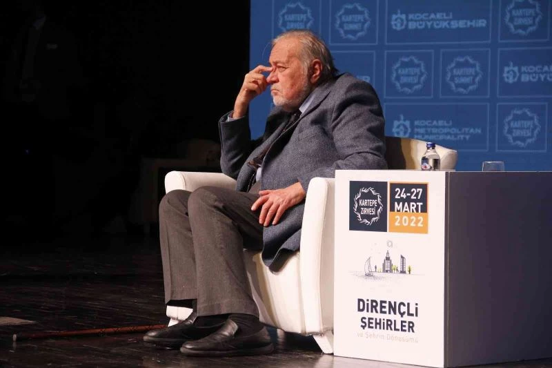 Prof. Dr. Ortaylı: “Şehirlere göç çekmek cehalettir”
