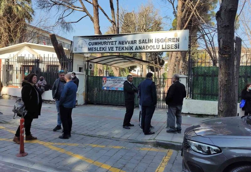 Öğrenciler benzer isimli okullar nedeniyle sınav yerini karıştırdı
