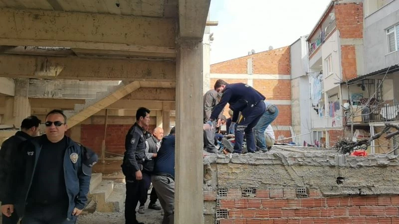 İnşaatın 3. katından düşen kalıp ustası ağır yaralandı
