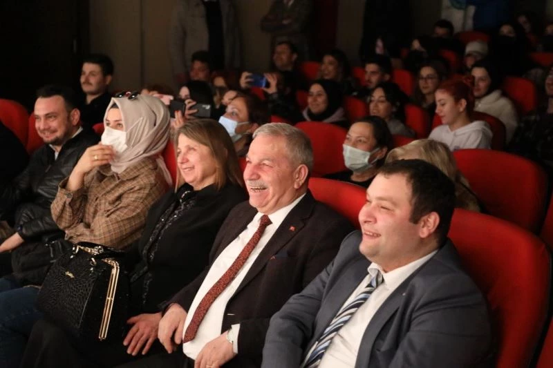 İlkadım’dan ‘Dünya Tiyatrolar Günü’nde çifte gösteri
