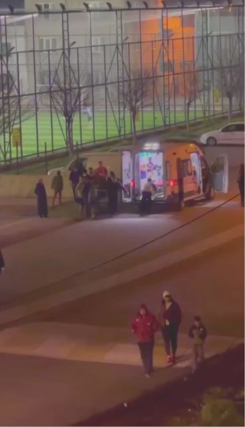 Bursa’da halı sahada maç oynayan bir kişi aniden fenalaştı
