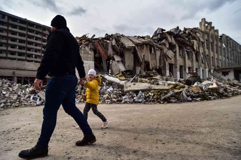 Rus saldırısı sonrası Jitomir’de yıkım görüntülendi
