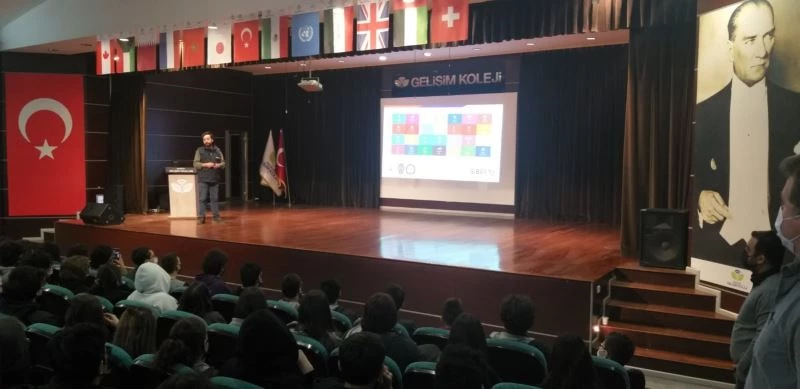 Öğrenciler siber suçlara karşı bilgilendirildi
