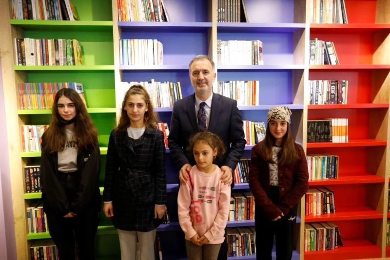 Geleceğin temelleri İnegöl Belediyesi kütüphanelerinde atılıyor
