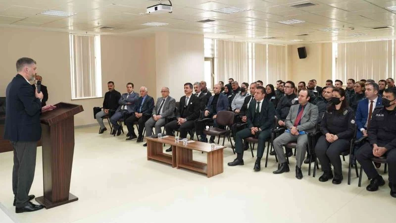 Güvenlik personeli sertifikalarına kavuştu
