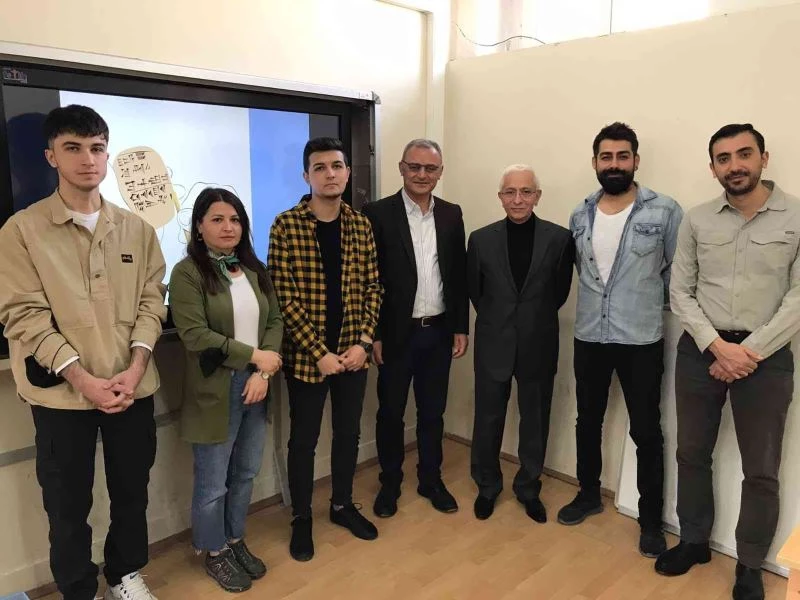 Lise öğrencilerine “Hititçe çivi yazısı” eğitimi
