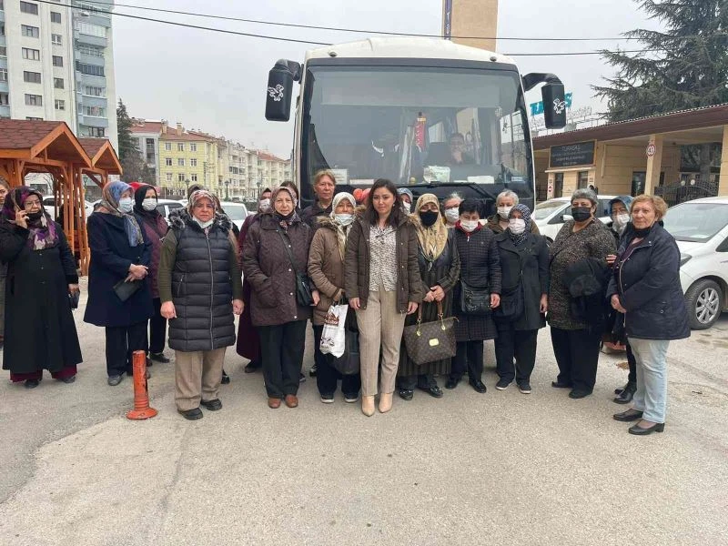 Muhtar mahallesindeki kadınları KETEM’e taşıdı
