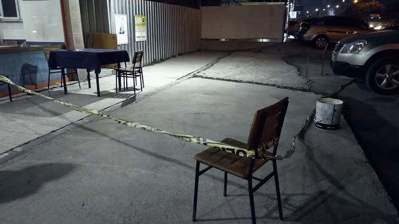 Kahvehanede husumetlisine tüfekle ateş açtı: 2 yaralı
