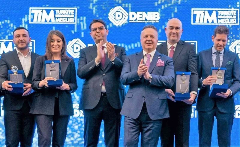 Denizli’de 2021 ihracatının yıldızları törenle ödüllendirildi
