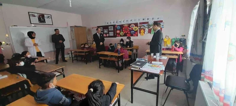 Kaymakam Demirer’den öğrencilere moral ziyareti
