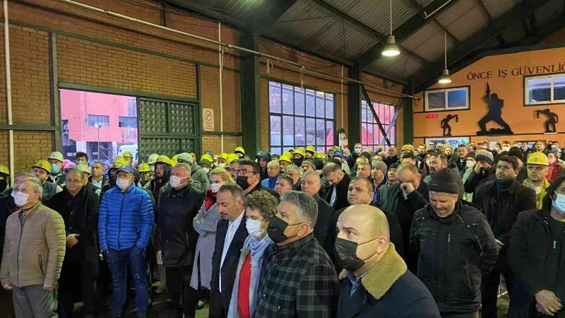 30 yıl önceki faciada şehit düşen 263 madenci dualarla anıldı
