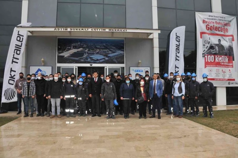 Okul gibi fabrika, OKT önce eğitiyor sonra iş sahibi yapıyor
