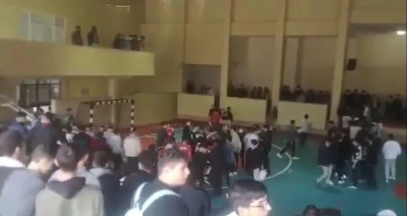 Antalya’da liseler arası futsal maçında tekme tokatlı kavga
