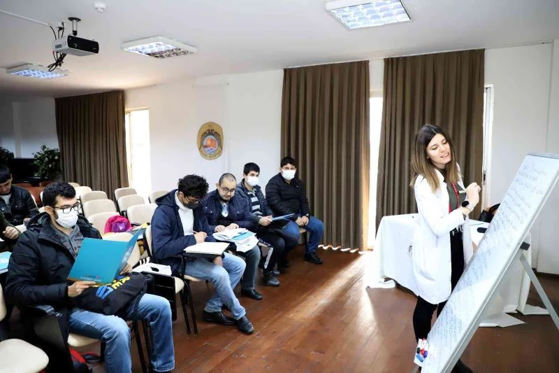 Alanya Belediyesi’nden engelli bireylere EKPSS kursu
