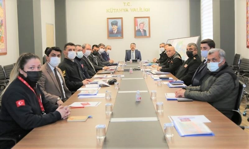 Kütahya’da 112 Acil Çağrı Merkezi’ni asılsız ihbarlarla meşgul eden 14 kişiye para cezası
