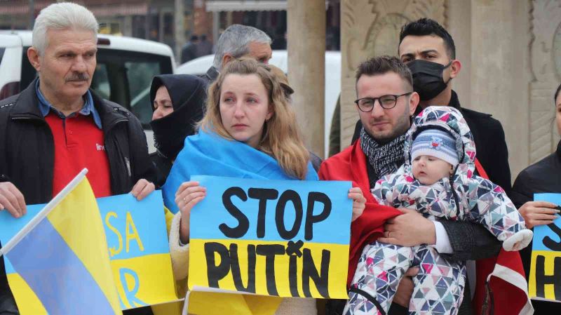 Savaşın son bulmasını isteyen Ukraynalılar Denizli’de bir araya geldi

