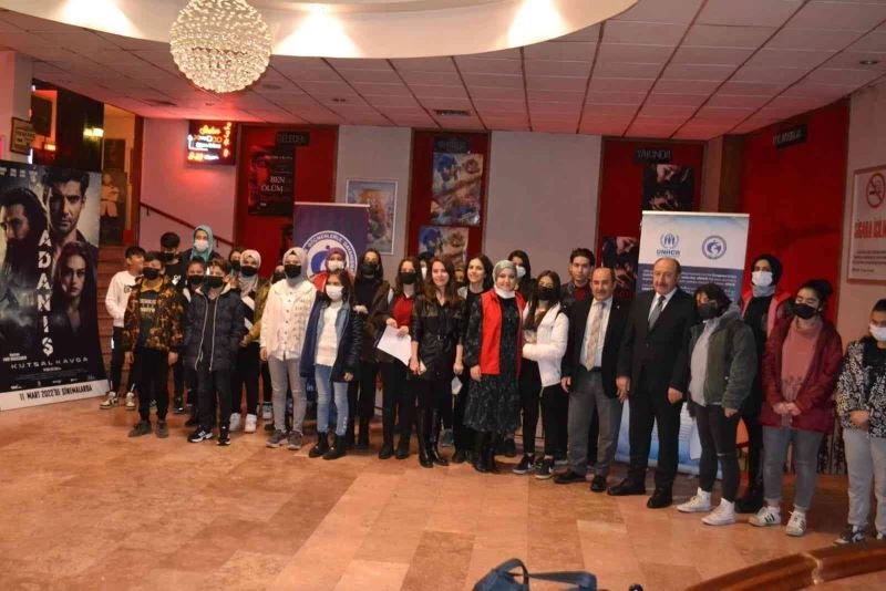 ‘Sosyal Uyum Projesi’ kapsamındaki çocukların sinema keyfi
