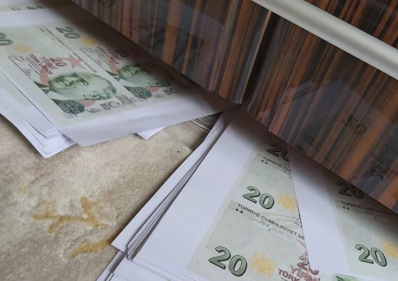 Uslanmayan kalpazan son işinde yakayı ele verdi
