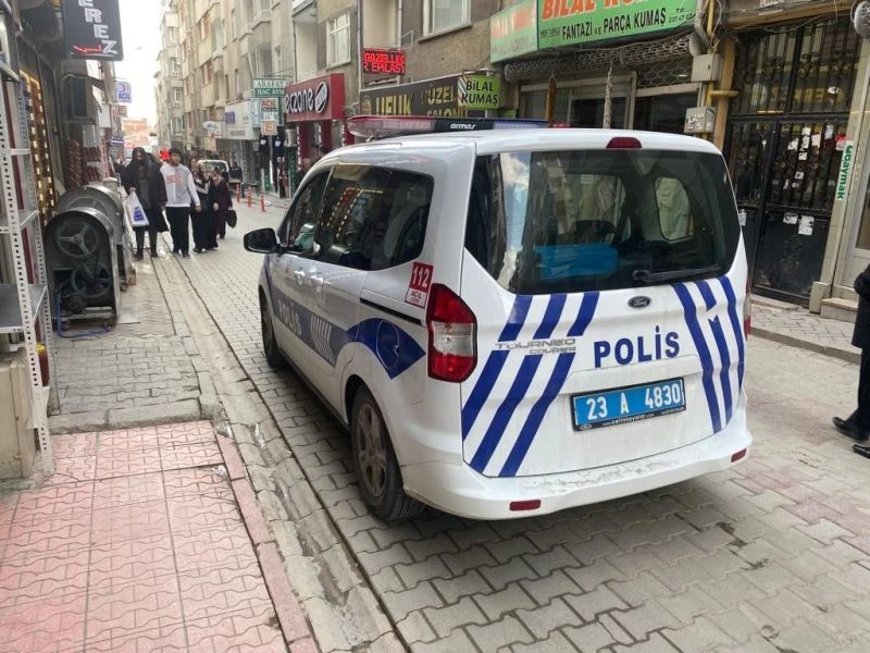 Elazığ’da yan baktın meselesi bıçaklı kavgaya dönüştü: 1 yaralı
