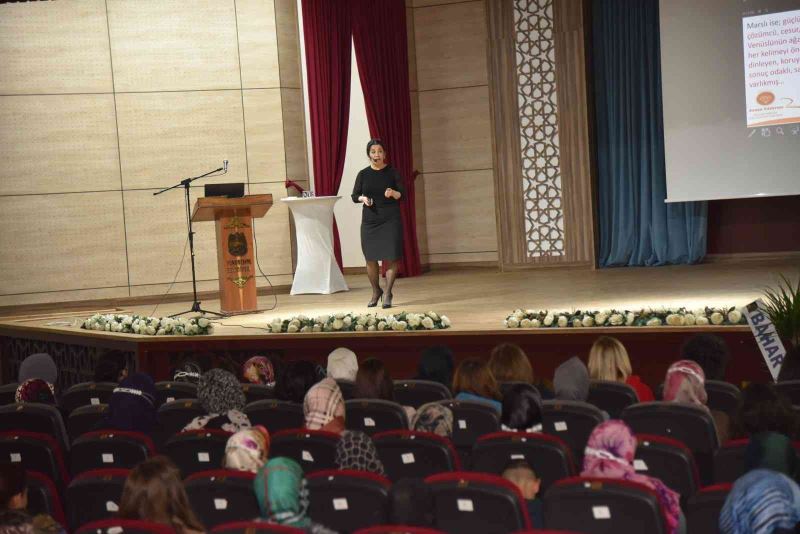 Yunusemre Belediyesi ’Aile Akademisi’ başladı
