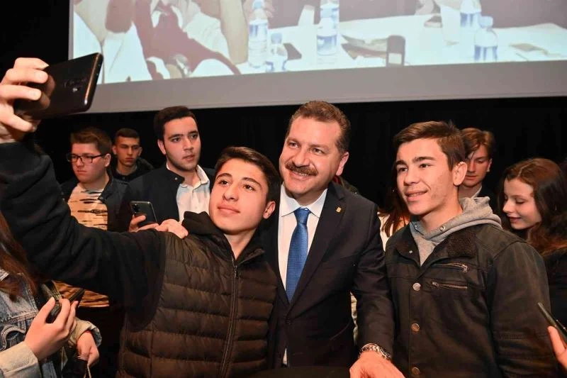 “Z” kuşağı gençleri Yücel Başkan ile buluştu
