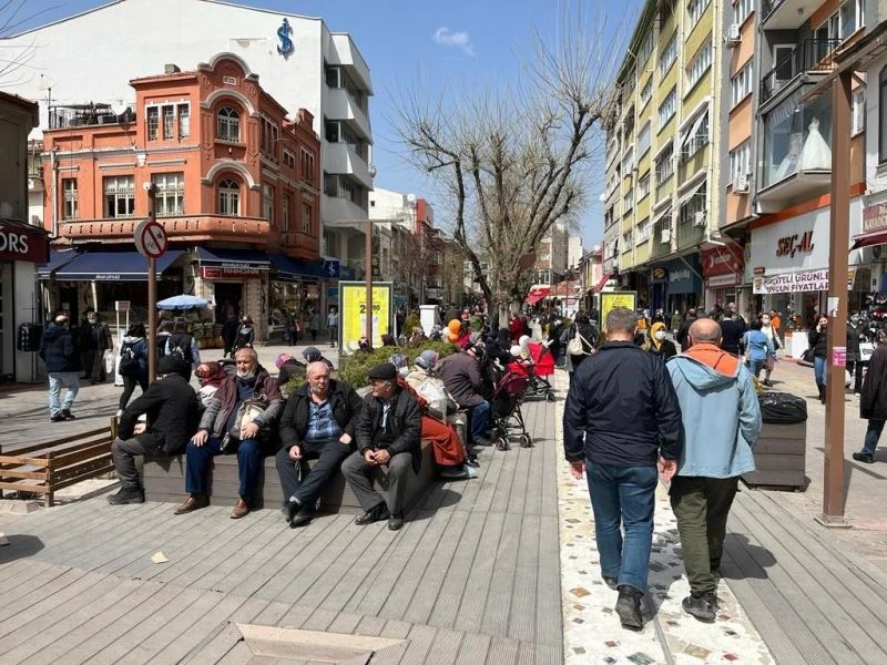 Güneşi gören kendini dışarı attı
