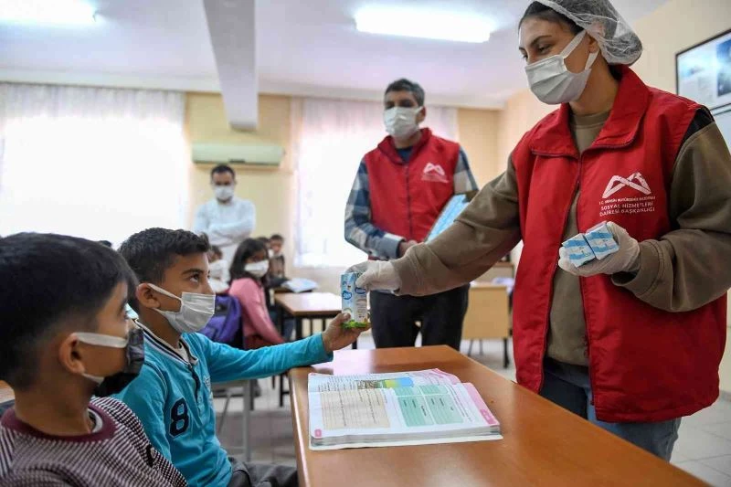 Büyükşehir Belediyesi, öğrencilere 1 milyon 500 bin adet kutu süt dağıtmayı hedefliyor
