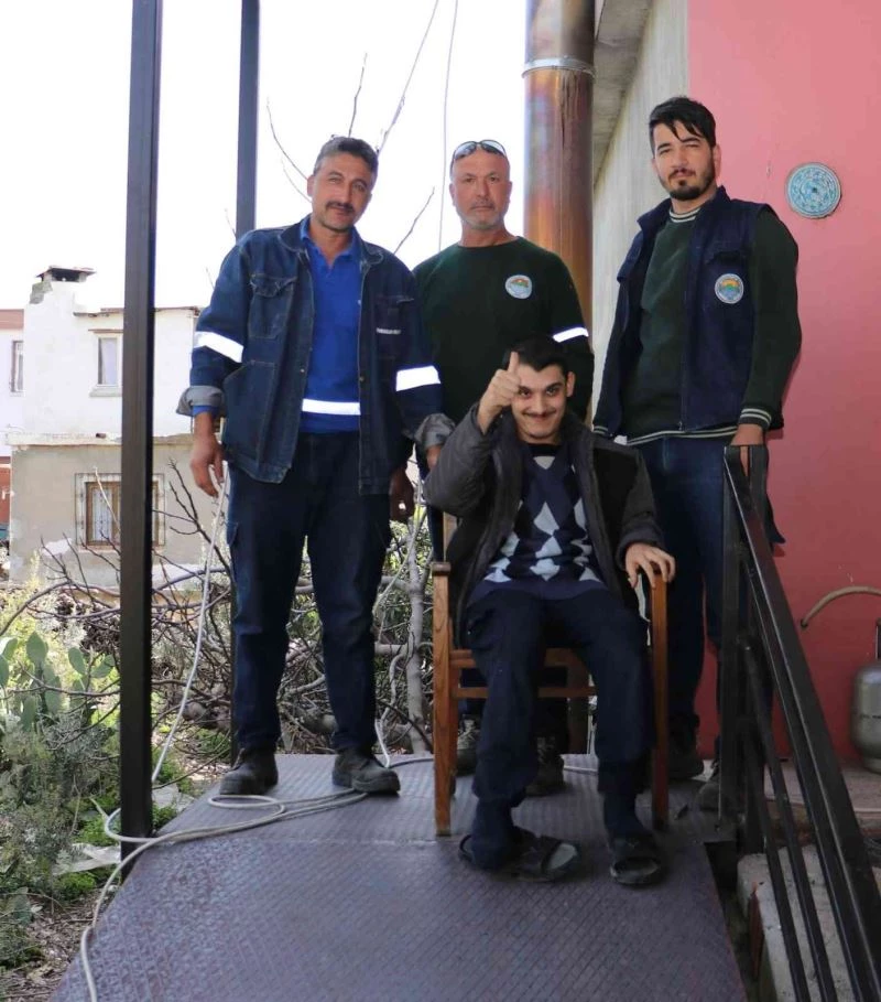 Bedensel engelli gencin evine engelli rampası
