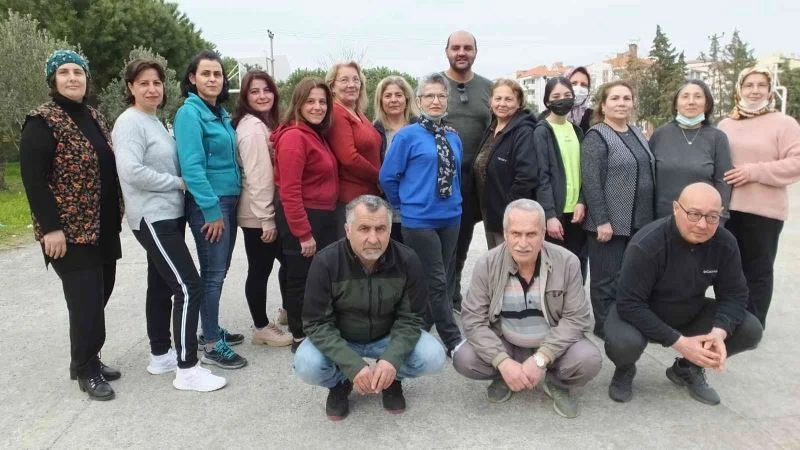 Balıkesirli kadın efeler zeybek ve çökertme öğrendi
