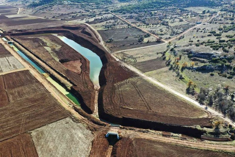 Kış yağışlarında biriktirilen 30 bin metreküp su, yer altı su kaynaklarına can verdi
