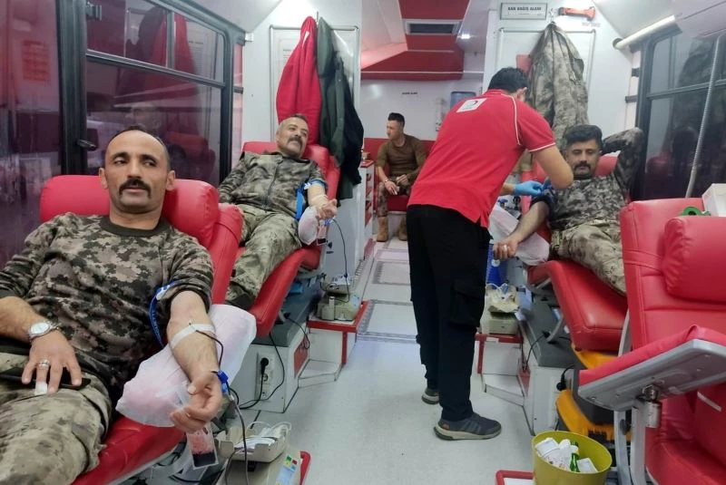 “İyi ki varsın kan dostum” kampanyasına polislerden destek
