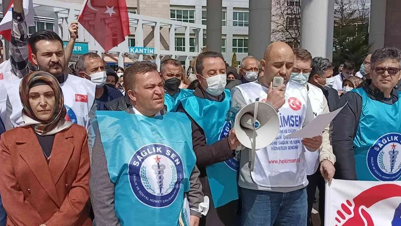 Kırşehir’de hasta yakınlarının darp ettiği sağlıkçılar için ortak açıklama
