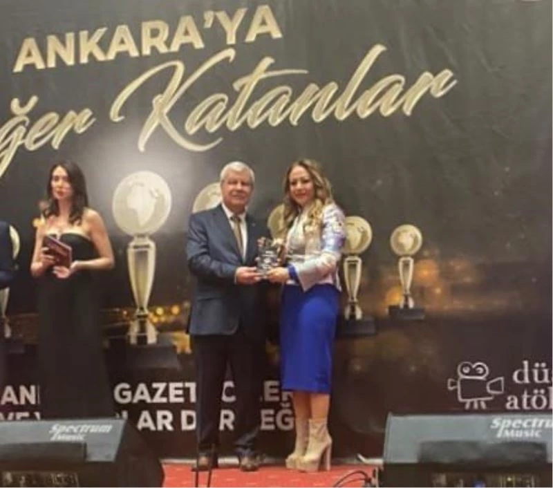 Rektör Karabulut’a ödül
