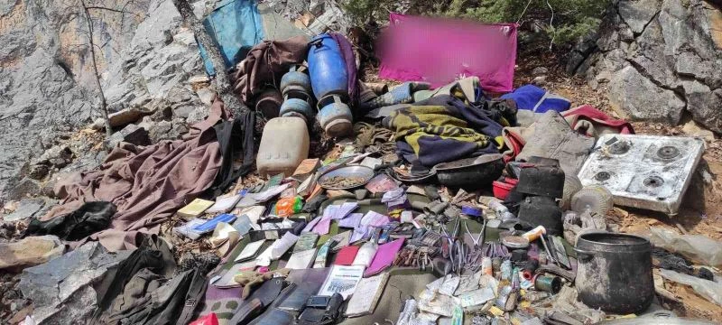 Tunceli’de bir mağarada mühimmat ve yaşam malzemesi geçirildi
