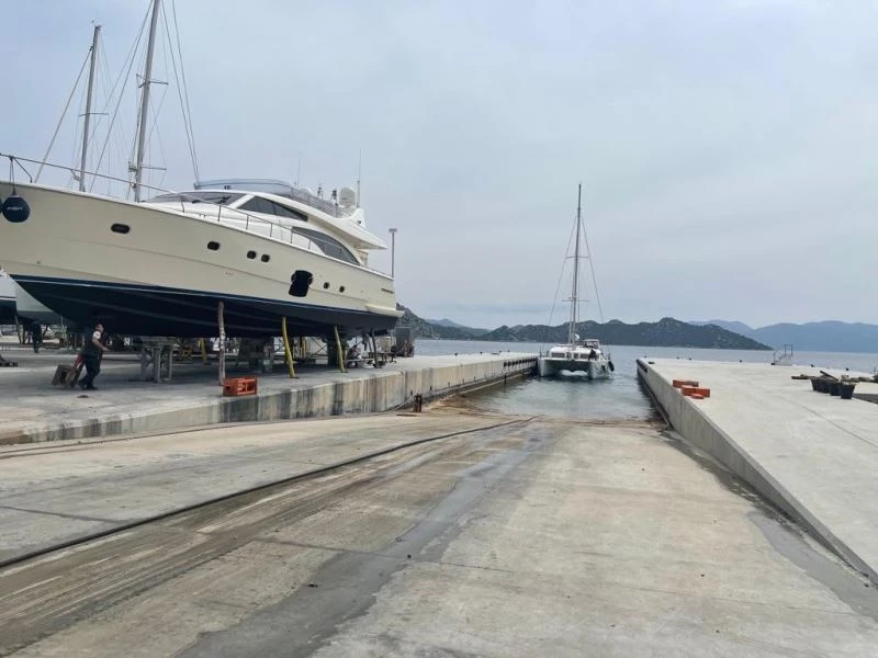 Milyonluk tekneler deniz sezonu için hazırlanıyor
