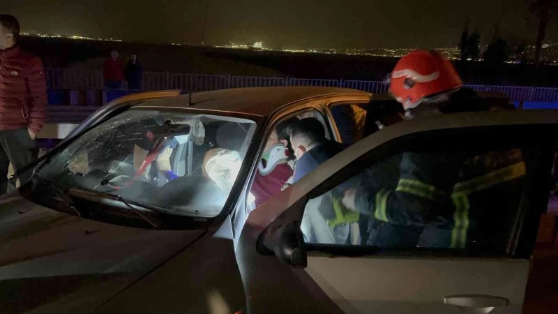 Yaralı sürücü sedyede hüngür hüngür ağladı
