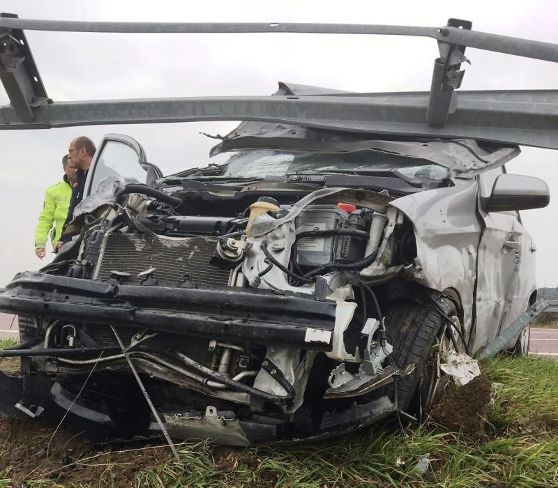 Osmangazi Köprü çıkışında trafik kazası: 2 yaralı
