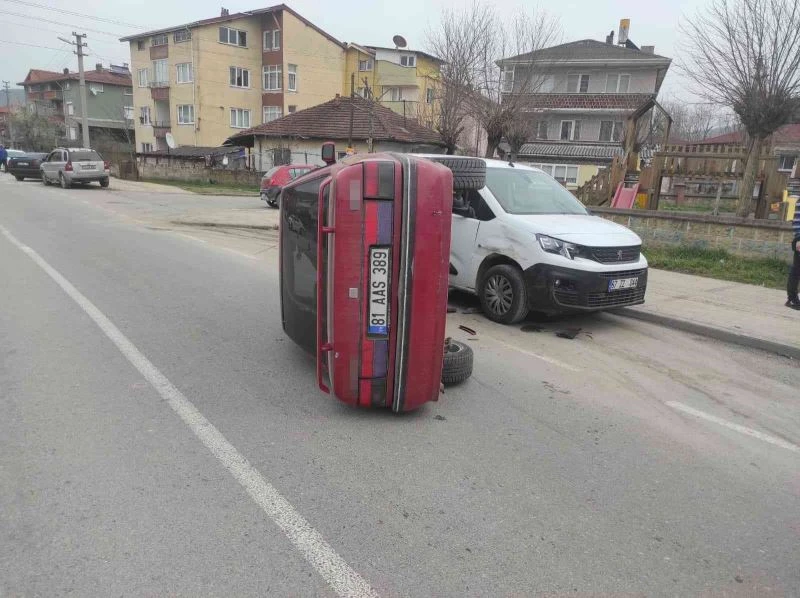 Direksiyonda kan şekeri düşünce aracıyla takla attı
