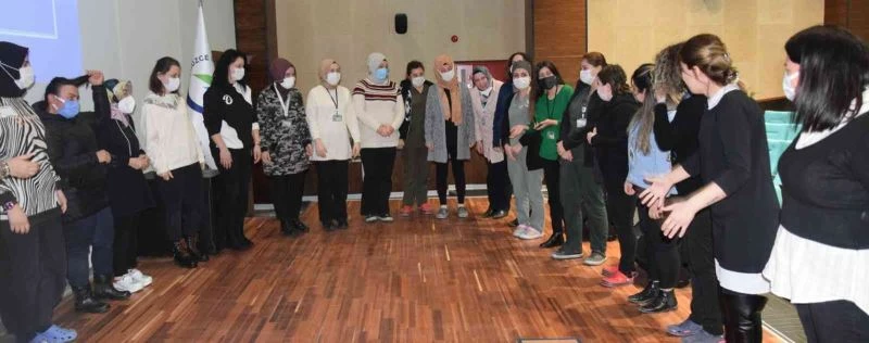 Hastane personeline doğru iletişimin önemi anlatıldı
