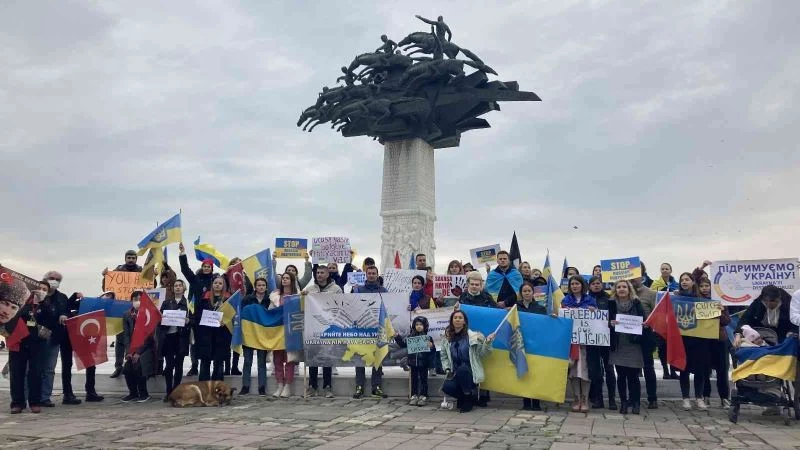 Evlerine dönemeyen Ukraynalı çift çocuklarından haber alamıyor
