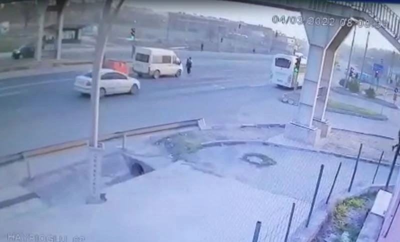 Çarpmanın etkisiyle 5 metre sürüklendi
