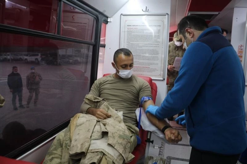 Jandarmadan  “İyi ki varsın kan dostum” kampanyasına destek
