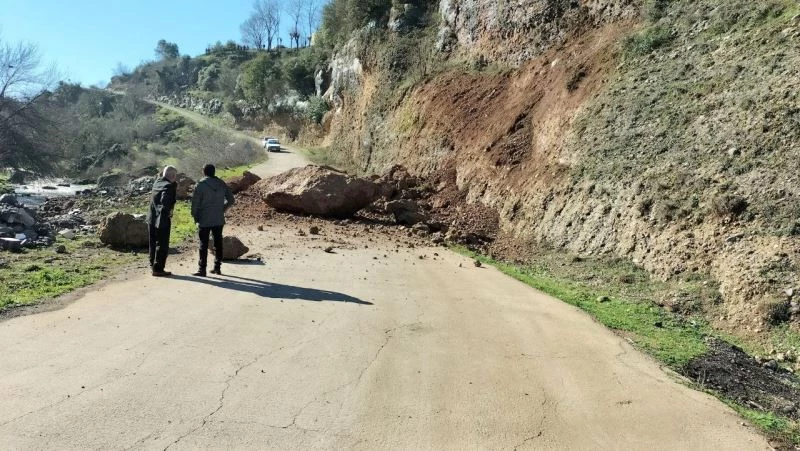 Osmaniye’de aşırı yağışlar heyelana neden oldu