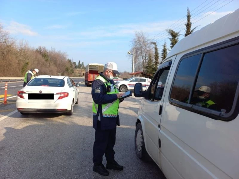 Jandarma trafik denetimlerini sıklaştırdı
