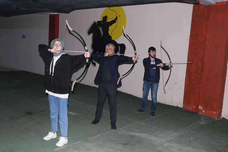 Gençler sosyo-kültürel ve sportif faaliyetlerini ‘Genç Ofis’te güvenle gerçekleştiriyor
