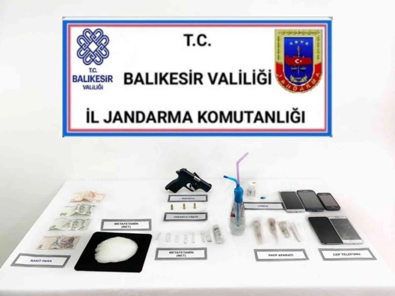 Ayvalık’ta jandarmadan uyuşturucu kullanıcılarına operasyon
