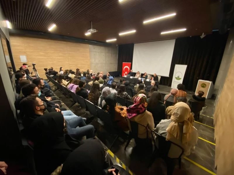 Kalemden kameraya edebiyat-sinema ilişkileri paneli
