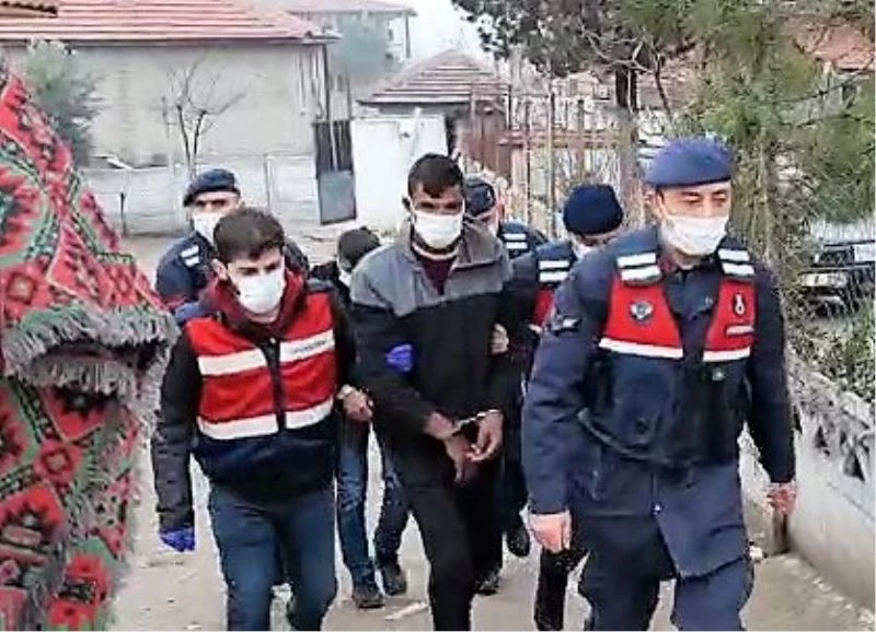 Çaldıkları tavus kuşunu yeme konusunda anlaşamayan şebekenin 2 üyesi tutuklandı
