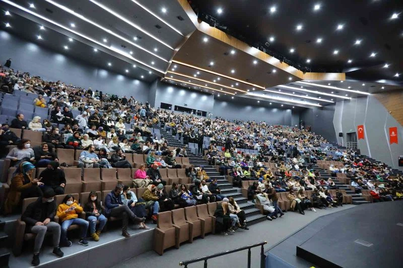 İlyas Yalçıntaş Başakşehir’de sahne aldı
