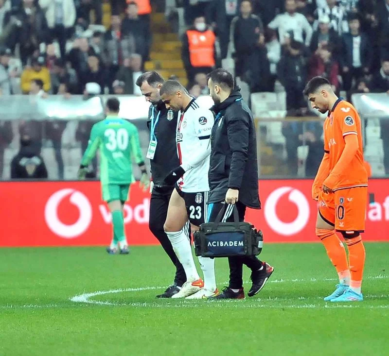 Karaveli değişiklikten vazgeçti, Beşiktaş golü yedi!
